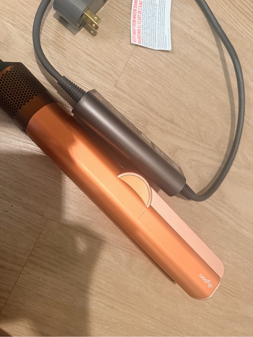 Dyson airstrait straightener - Picture 4 of 5
